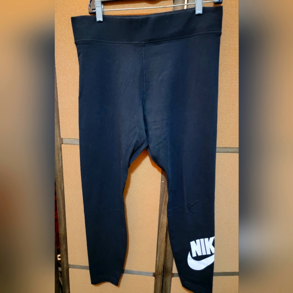 Black Nike leggings- XL